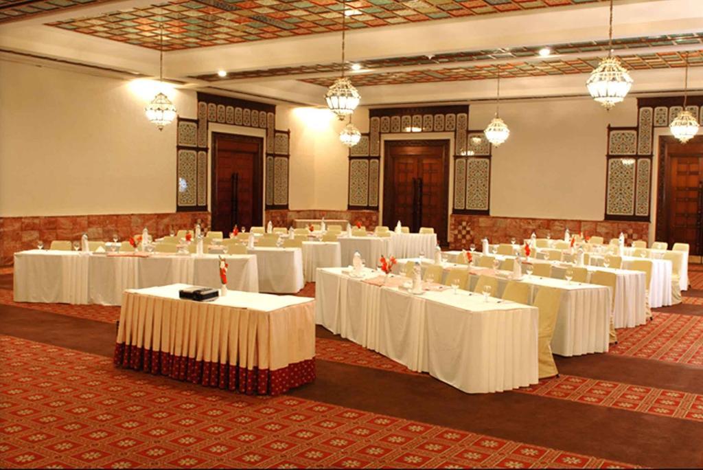 Faisalabad Serena Hotel Екстериор снимка