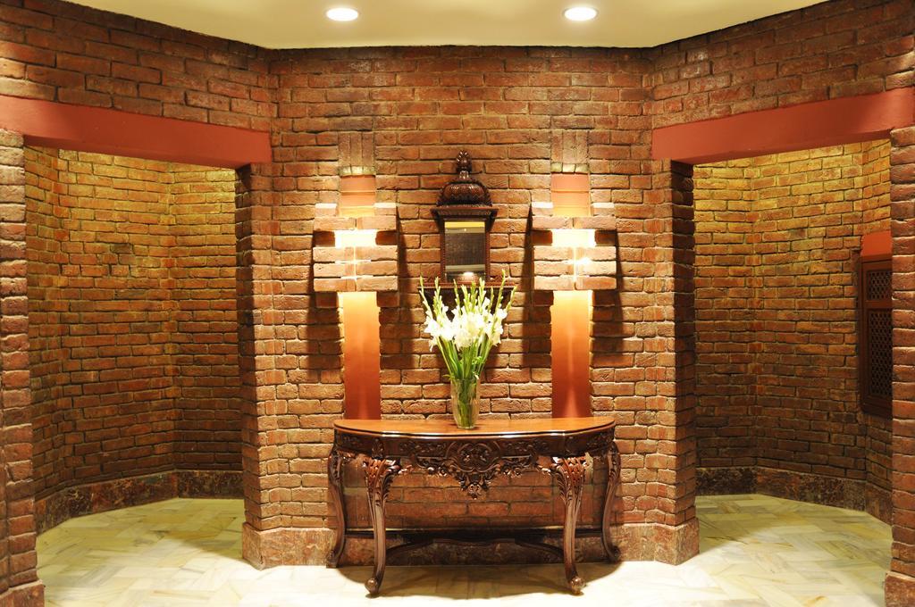 Faisalabad Serena Hotel Екстериор снимка