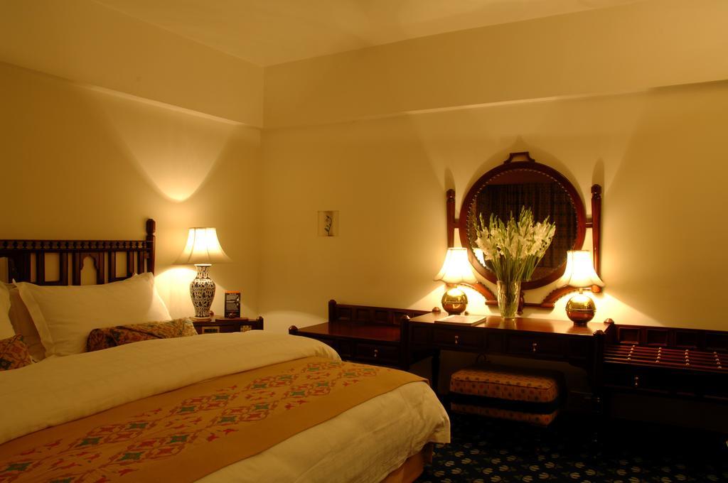 Faisalabad Serena Hotel Екстериор снимка