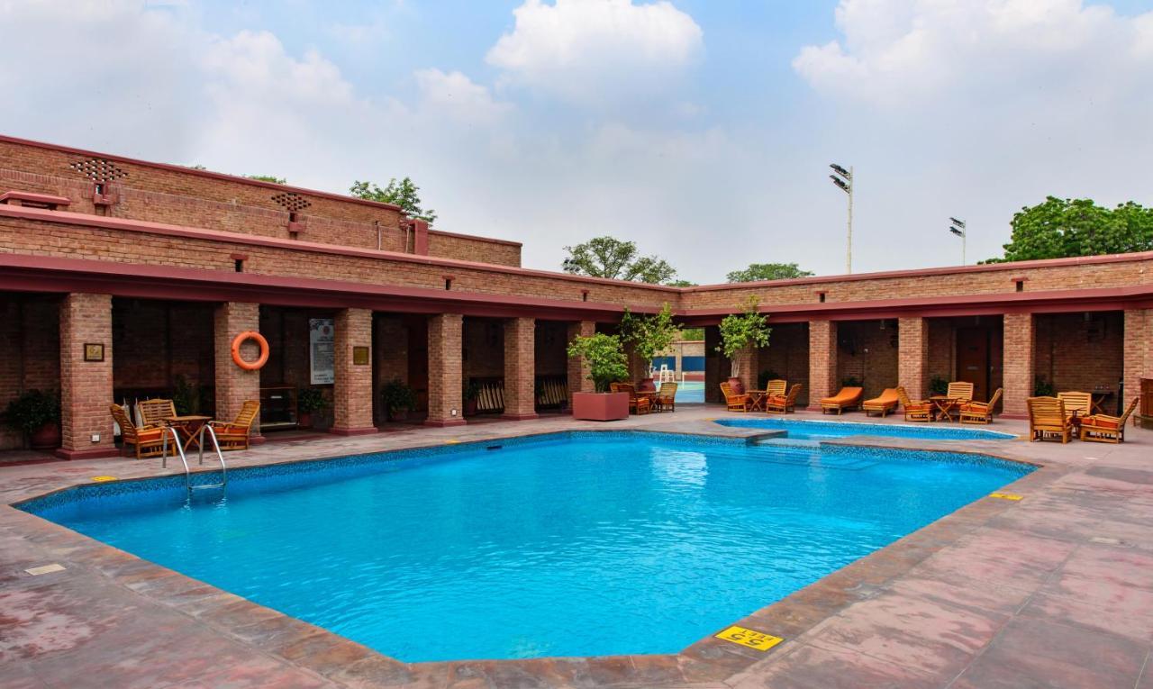 Faisalabad Serena Hotel Екстериор снимка